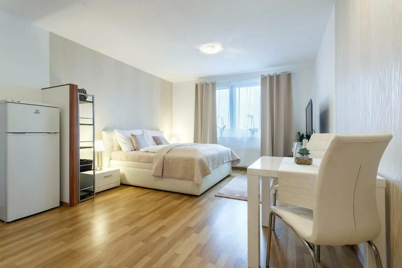 Golden Apartments Rezidence Nova Karolina Οστράβα